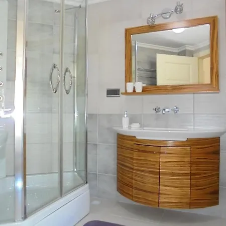 Xperia Park With Large Balcony And Seaview & Free Airport Shuttle Service *