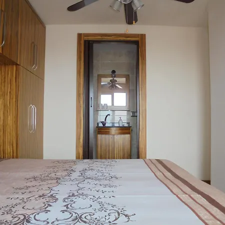 Отель Xperia Park With Large Balcony And Seaview & Free Airport Shuttle Service *