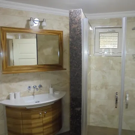Xperia Park With Large Balcony And Seaview & Free Airport Shuttle Service אלאניה